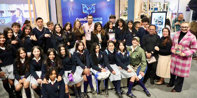 Gobernador Jorge Rey lleva a la FILBo las historias que nacen en las aulas de Cundinamarca: 100 obras, la mayoría desde el campo