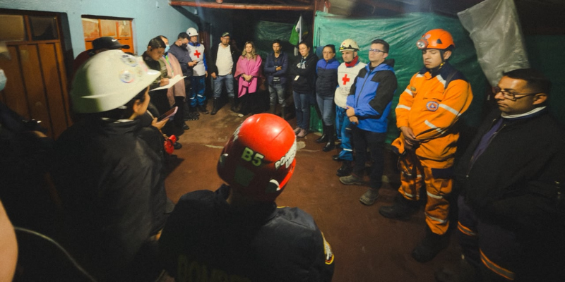 Continúan las labores de búsqueda y rescate de siete mineros tras emergencia en Sutatausa