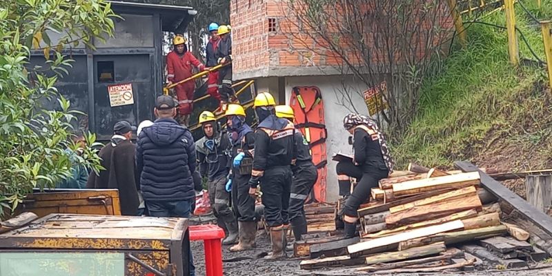 Gobernador Jorge Rey lamenta la muerte de siete trabajadores en accidente minero de Sutatausa